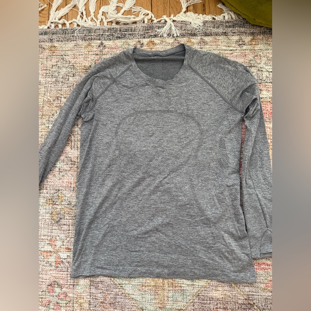 Lululemon Athletica Gray Long Sleeve Tee
